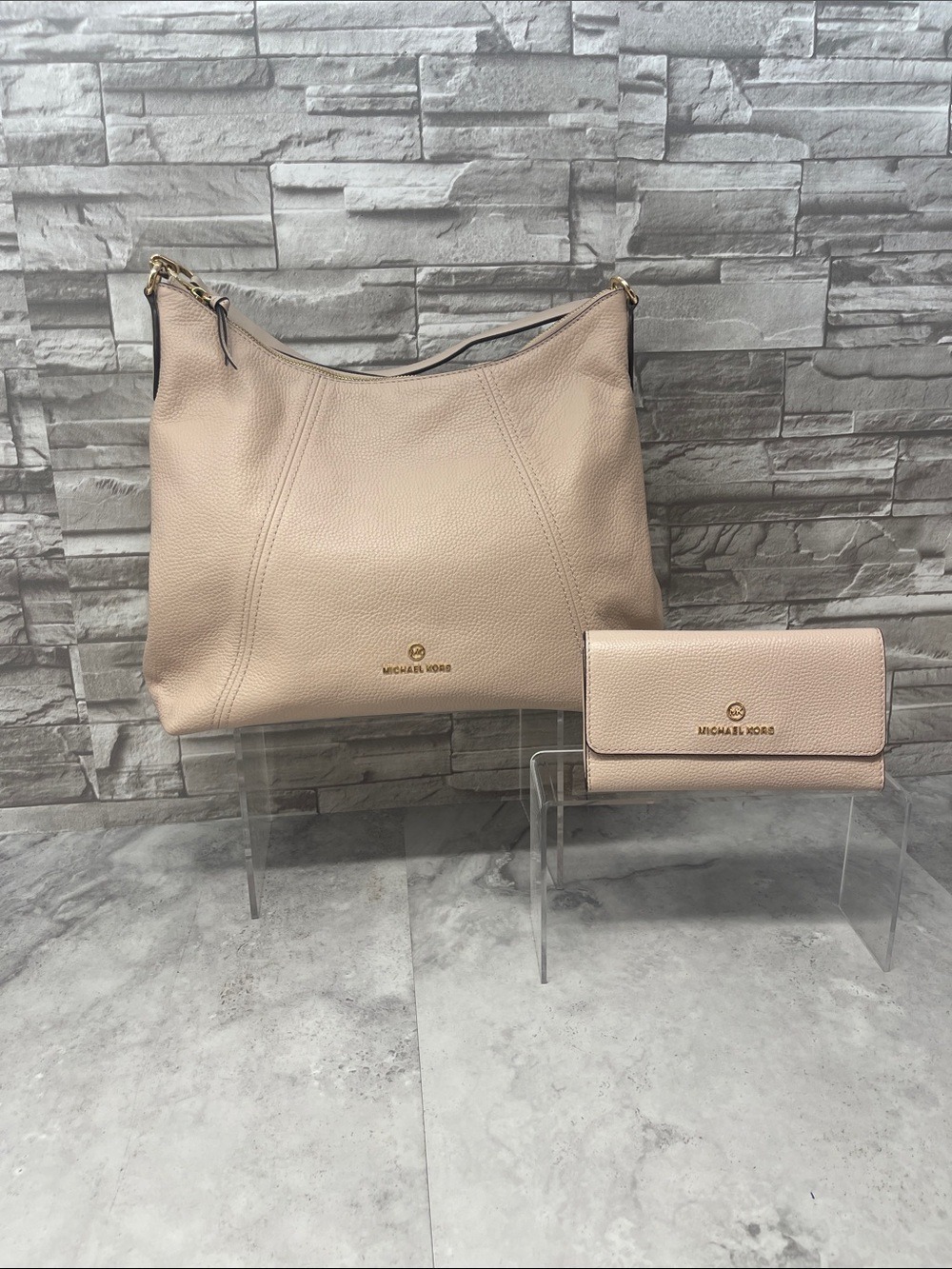 Michael Kors Sienna Large Pebble Leather Hobo & Matching Wallet Pale Pink